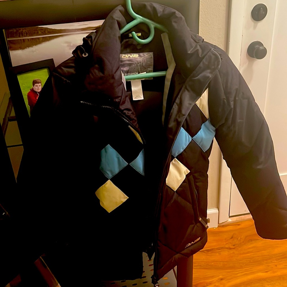 Like New Barely Worn Descente Ski Jacket - image 1